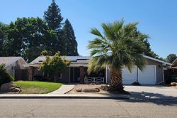 Pre-foreclosure in  N KLEIN AVE Reedley, CA 93654