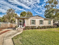 Pre-foreclosure in  SAINT JOHNS AVE Green Cove Springs, FL 32043