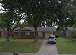 Pre-foreclosure in  IDLEWOOD DR Clarksville, IN 47129