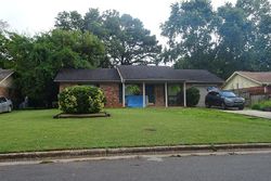 Pre-foreclosure in  ROBINSON ST SW Decatur, AL 35601