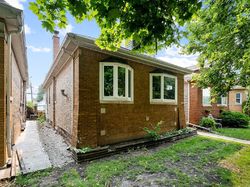 Pre-foreclosure in  N LINDER AVE Chicago, IL 60641
