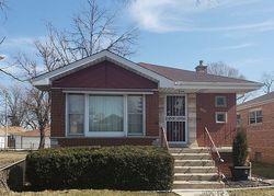 Pre-foreclosure in  LINDEN AVE Bellwood, IL 60104