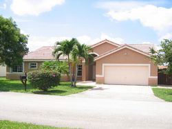 Pre-foreclosure in  SW 43RD TER Miami, FL 33185