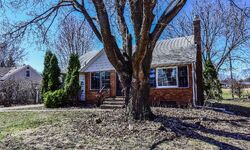 Pre-foreclosure in  HAMLINE AVE N Saint Paul, MN 55113