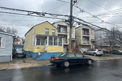 Pre-foreclosure in  GENEVA ST Elizabeth, NJ 07206