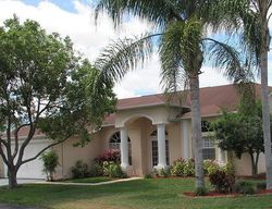Pre-foreclosure in  ROYCROFT DR New Port Richey, FL 34654