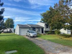 Pre-foreclosure in  WAFER ASH WAY Liverpool, NY 13090