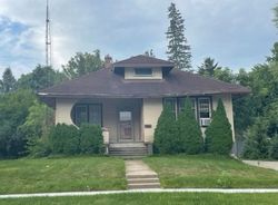 Pre-foreclosure in  E OAK ST Juneau, WI 53039