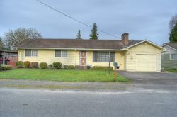 Pre-foreclosure in  9TH ST NW Puyallup, WA 98371