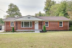 Pre-foreclosure in  SAWYER DR Murfreesboro, TN 37129