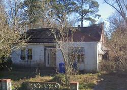 Pre-foreclosure in  5TH AVE Charleston, SC 29407