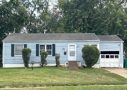 Pre-foreclosure in  CABOT DR Saint Louis, MO 63137