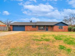 Pre-foreclosure in  TYLER AVE NW Piedmont, OK 73078