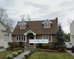 Pre-foreclosure in  MEADOWBROOK RD Merrick, NY 11566