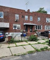 Pre-foreclosure in  225TH ST Cambria Heights, NY 11411