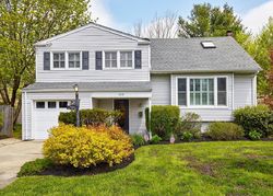 Pre-foreclosure Listing in TURF DR OCEANPORT, NJ 07757