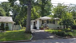 Pre-foreclosure in  HAWTHORNE AVE Colonia, NJ 07067