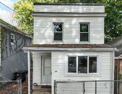 Pre-foreclosure in  W READ ST New Haven, CT 06511