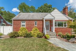 Pre-foreclosure in  COLLEGE VIEW DR Silver Spring, MD 20902