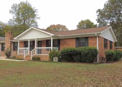 Pre-foreclosure in  DODD DR SW Decatur, AL 35601