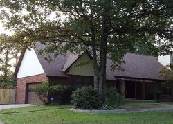 Pre-foreclosure in  STONEHEDGE DR Birmingham, AL 35235