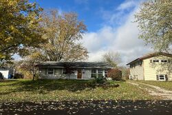Pre-foreclosure in  N KNIGHT CIR Marion, IN 46952
