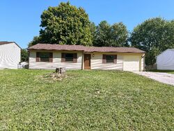 Pre-foreclosure in  NEW FIELD LN Indianapolis, IN 46231