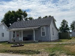 Pre-foreclosure in  W KENTUCKY AVE Effingham, IL 62401