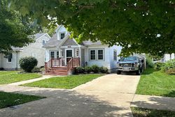 Pre-foreclosure Listing in S 3RD ST WATSEKA, IL 60970