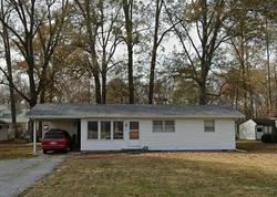 Pre-foreclosure in  EDGEWOOD RD Salem, IL 62881