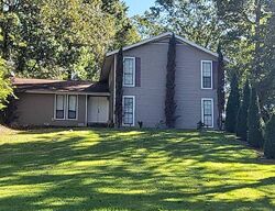 Pre-foreclosure in  EDGEFIELD DR Stone Mountain, GA 30087