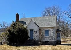 Pre-foreclosure Listing in JACKSON HILL RD MIDDLEFIELD, CT 06455