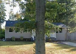 Pre-foreclosure in  MARVIN DR Kings Park, NY 11754