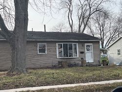 Pre-foreclosure in  WINDSOR ST Pekin, IL 61554