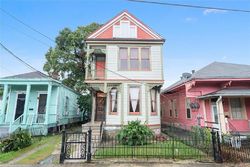 Pre-foreclosure in  BARONNE ST New Orleans, LA 70113