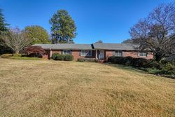 Pre-foreclosure in  FERNBROOK CIR Spartanburg, SC 29307