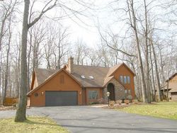 Pre-foreclosure in  MURWOOD LN Webster, NY 14580