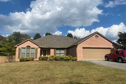 Pre-foreclosure in  CONCORD FARMS LN Knoxville, TN 37934