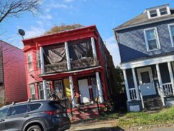 Pre-foreclosure in  6TH AVE Troy, NY 12180