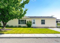 Pre-foreclosure in  W CANYON AVE Kennewick, WA 99336