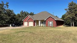 Pre-foreclosure in  S DEER PARK LN Harrah, OK 73045