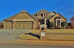 Pre-foreclosure in  OLD HOME PL Yukon, OK 73099