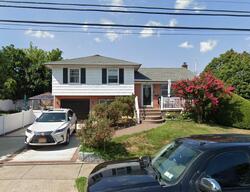 Pre-foreclosure in  GENESEE ST Hicksville, NY 11801