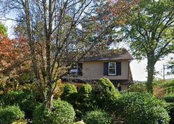 Pre-foreclosure in  WINDSOR RD Great Neck, NY 11021