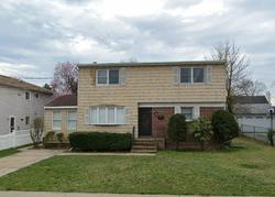 Pre-foreclosure Listing in BENNETT AVE BELLMORE, NY 11710