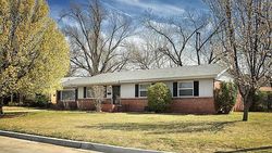 Pre-foreclosure in  N MERCEDES DR Norman, OK 73069