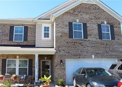 Pre-foreclosure in  KEMPSFORD DR Charlotte, NC 28262