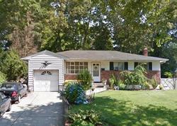 Pre-foreclosure Listing in ELLEN PL KINGS PARK, NY 11754