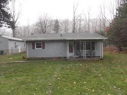 Pre-foreclosure Listing in RICH VALLEY RD EMPORIUM, PA 15834