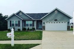 Pre-foreclosure Listing in MCDOW DR JERSEYVILLE, IL 62052